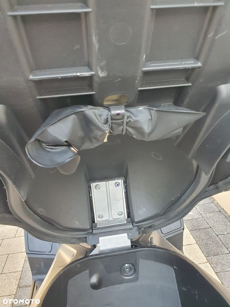 Yamaha X-max - 14