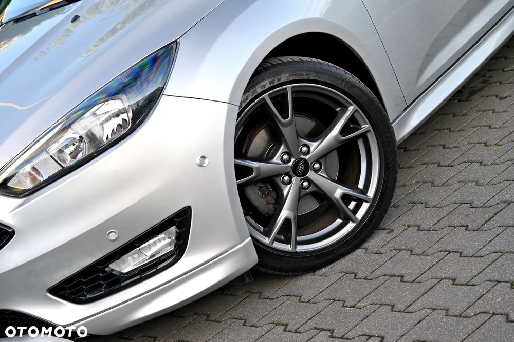Ford Focus 1.5 EcoBoost ST-Line - 6