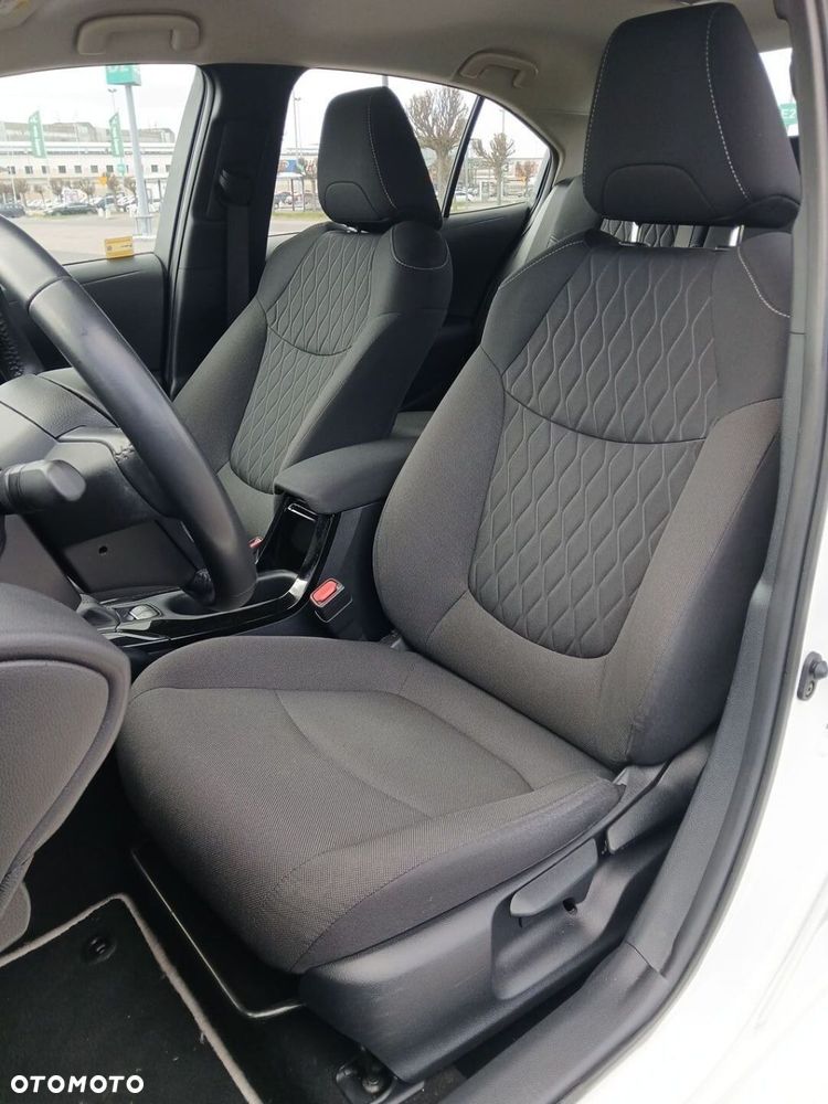 Toyota Corolla 1.8 Hybrid Comfort - 38