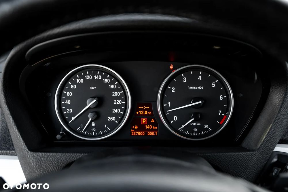 BMW X5 3.0si xDrive - 31