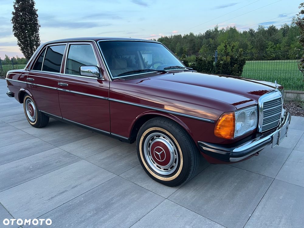Mercedes-Benz W123 - 1