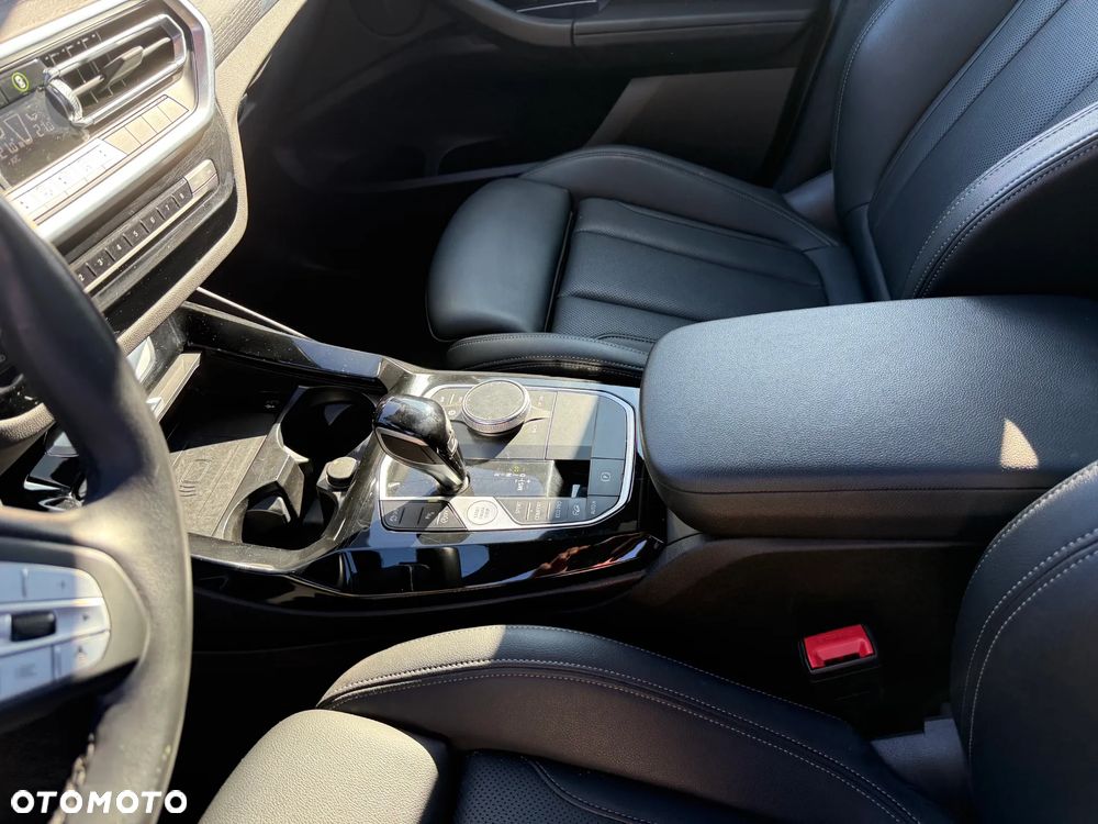 BMW X3 xDrive30i mHEV - 16