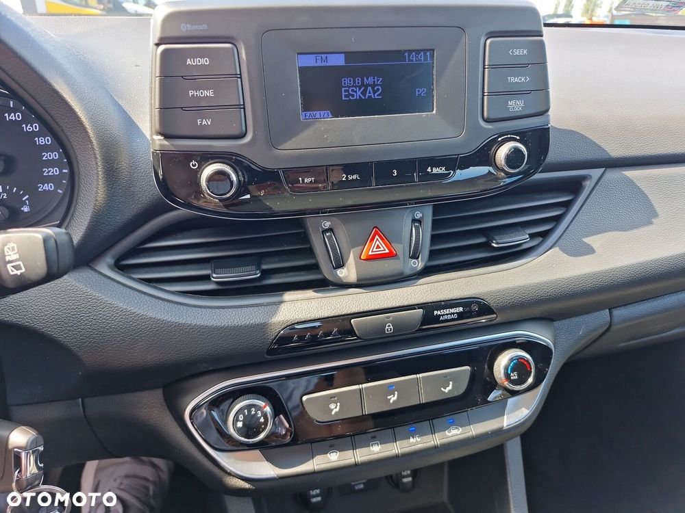 Hyundai i30 1.5 DPI Classic + - 20