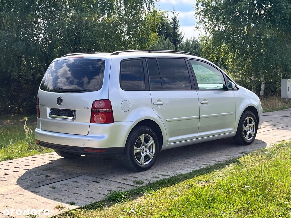Volkswagen Touran 1.9 TDI DPF DSG Highline - 8