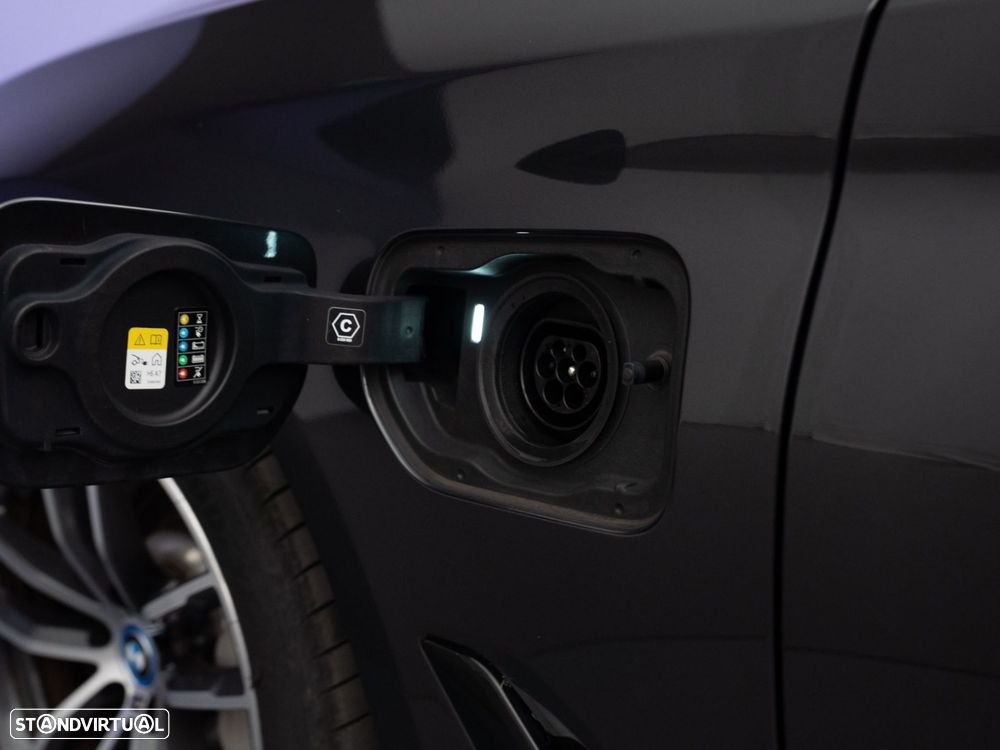 BMW 520 e Pack M - 11