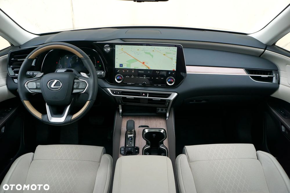 Lexus RX 350h Omotenashi - 3