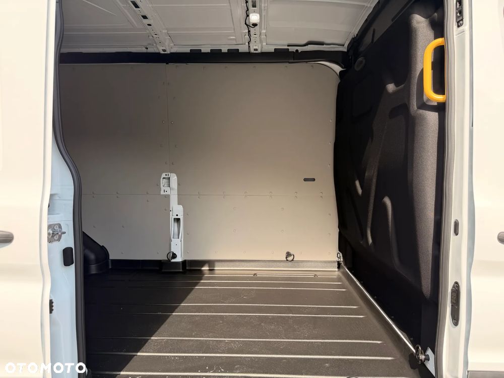 Ford Transit - 12