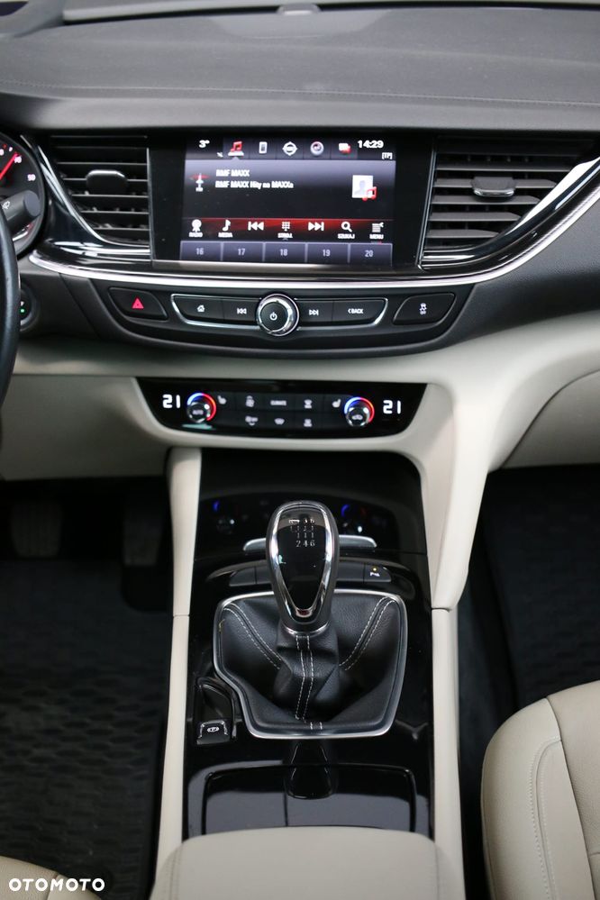 Opel Insignia 1.5 T Innovation S&S - 19