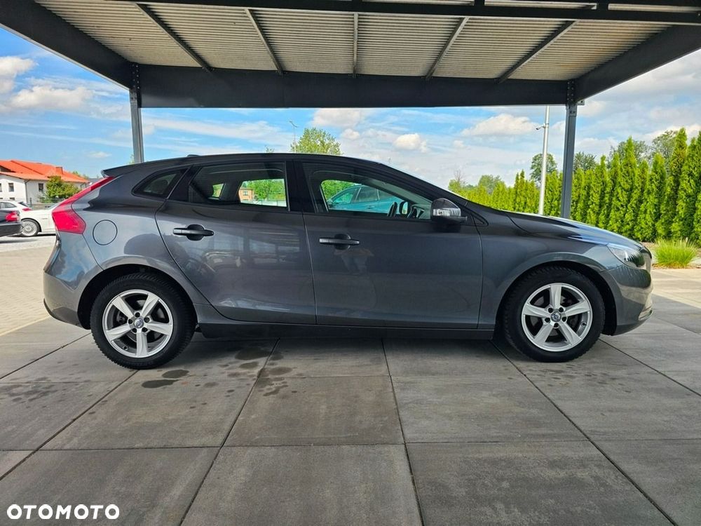 Volvo V40 D2 Momentum - 10
