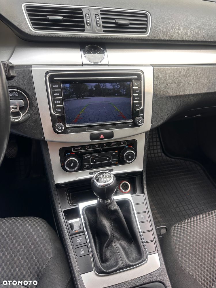 Volkswagen Passat 2.0 Blue TDI SCR Comfortline - 10