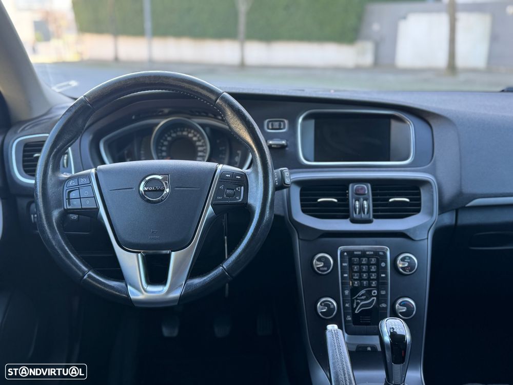 Volvo V40 2.0 D3 Momentum - 16