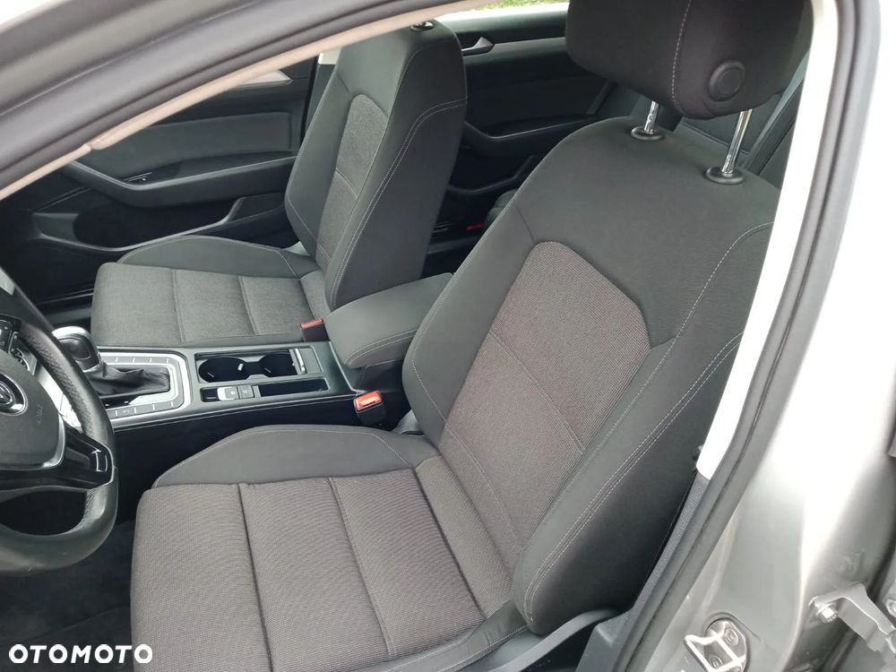 Volkswagen Passat Variant 1.6 TDI (BlueMotion Technology) DSG Comfortline - 20