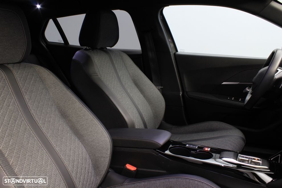 Peugeot 2008 1.2 PureTech Allure EAT8 - 19
