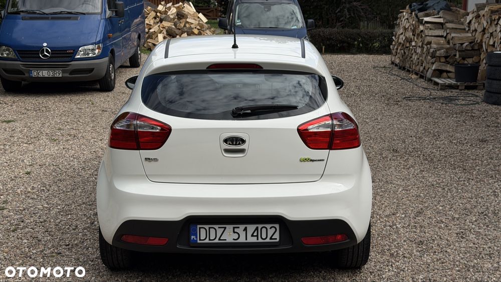 Kia Rio - 5