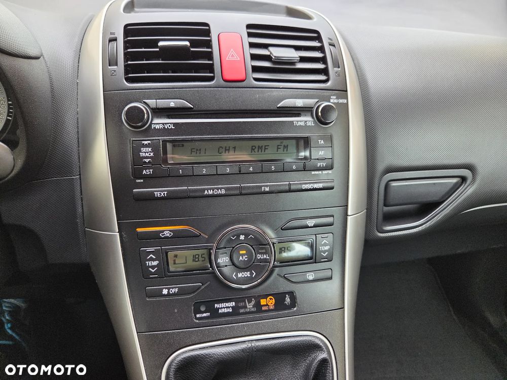 Toyota Auris 1.6 Dynamic - 20