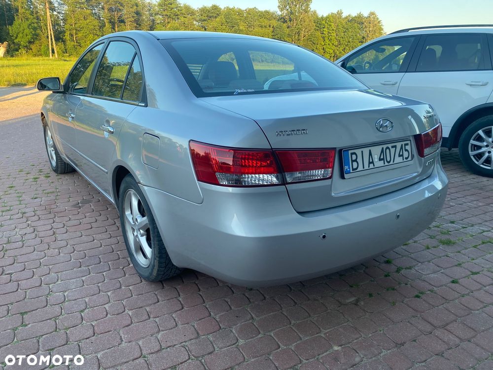 Hyundai Sonata - 6