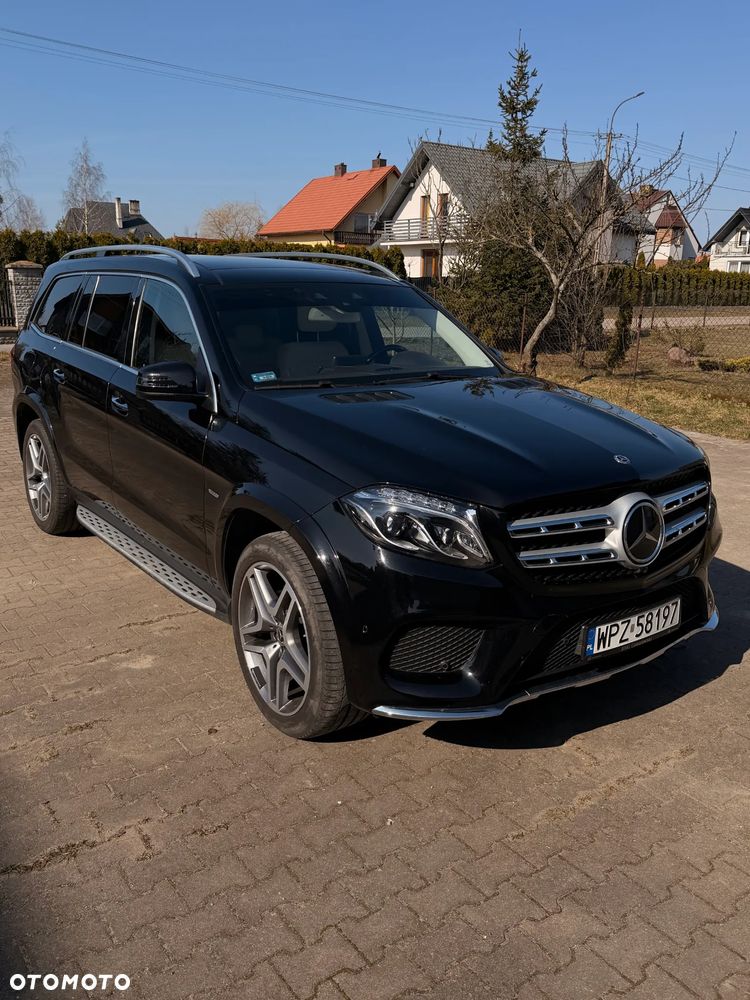 Mercedes-Benz GLS - 1