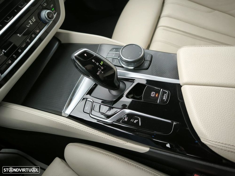 BMW 520 e Pack M - 18