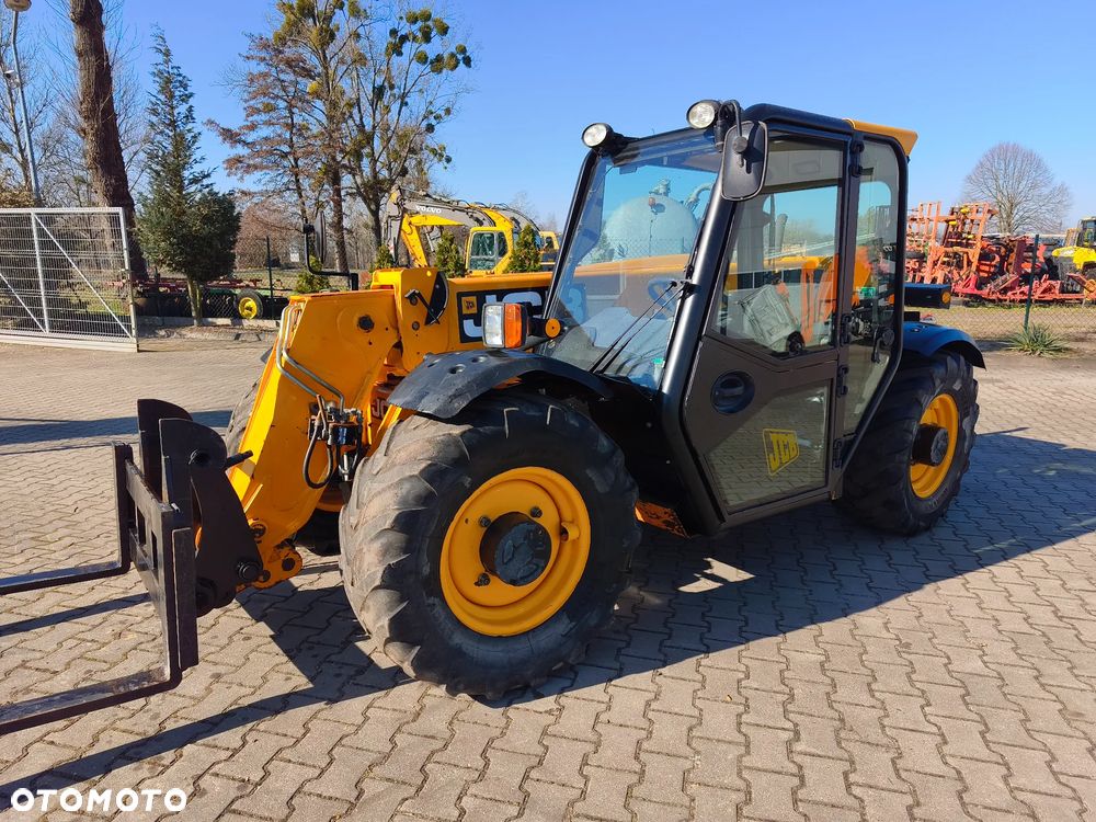 JCB 527-58 agri - 9