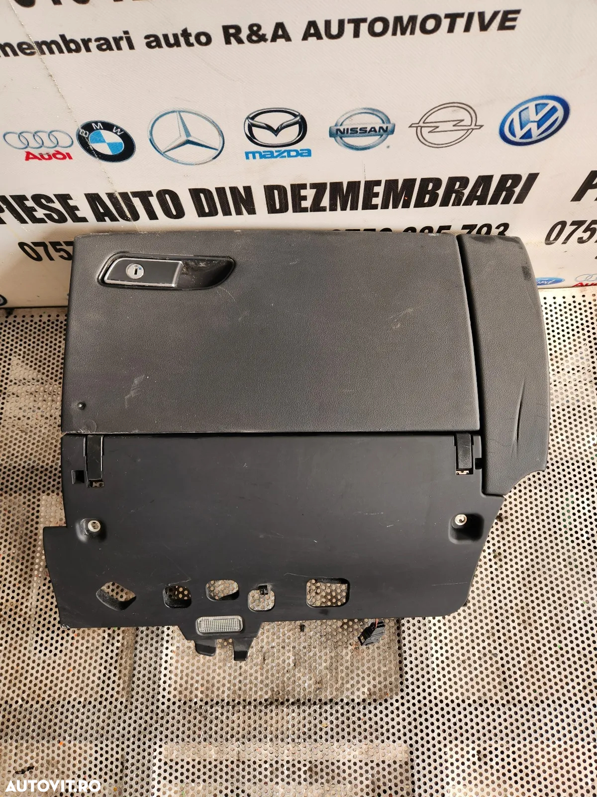 Torpedo Cutie Acte Audi A8 D4 Volan Stanga Europa An 2011-2012-2013-2014-2015-2016-2017-2018 - Dezm - 4
