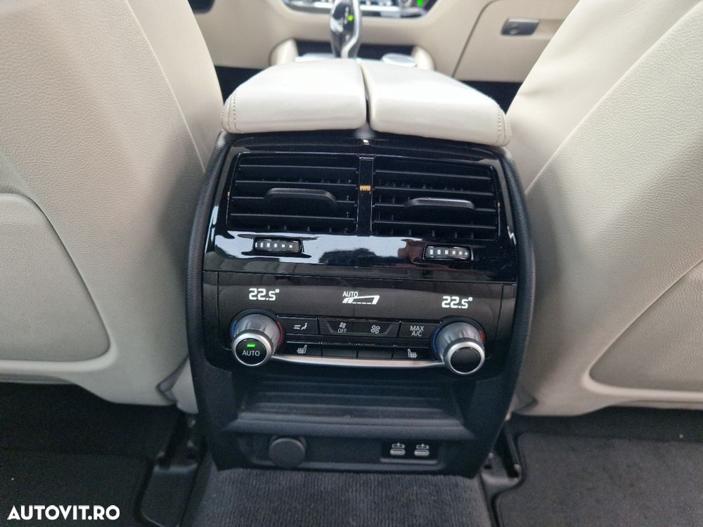 BMW Seria 5 540i xDrive AT - 37