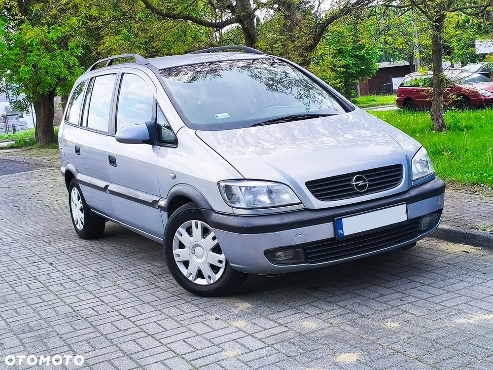 Opel Zafira 1.6 16V Comfort - 1
