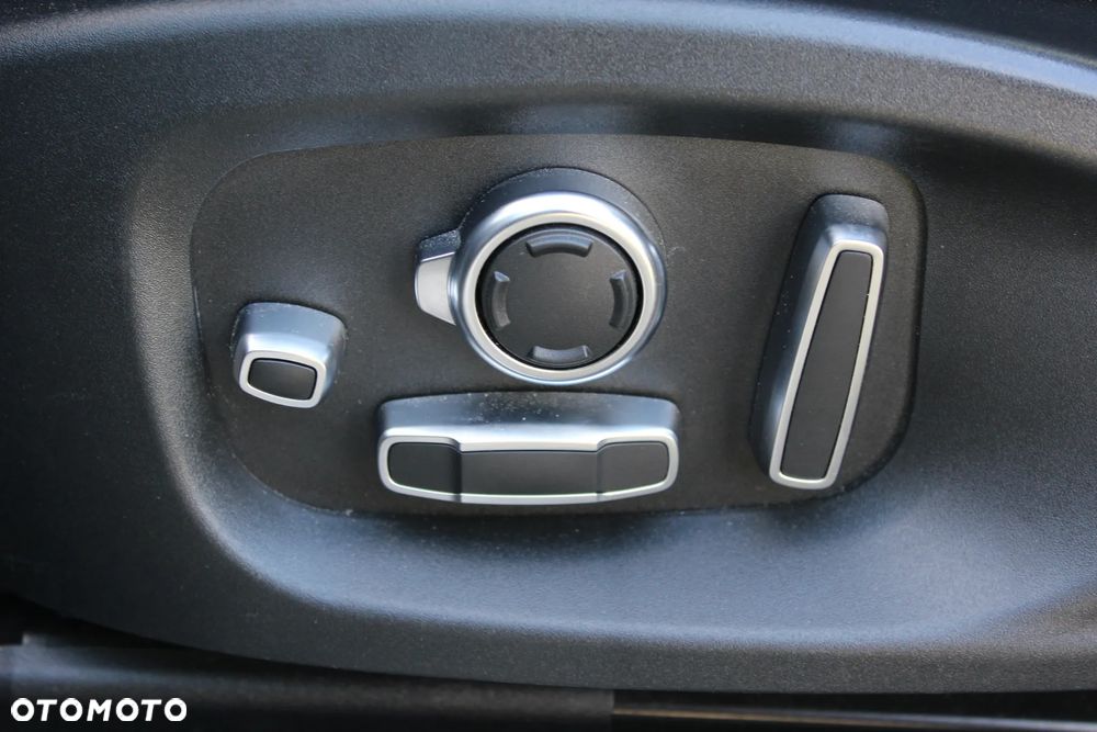 Jaguar F-Pace 3.0 TDV6 AWD R-Sport - 16