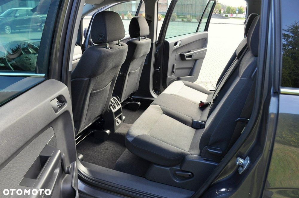 Opel Zafira - 20