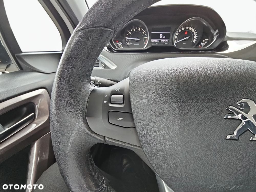 Peugeot 2008 1.2 Pure Tech Allure S&S - 20