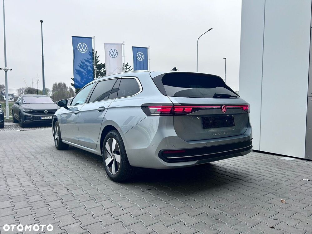 Volkswagen Passat - 4