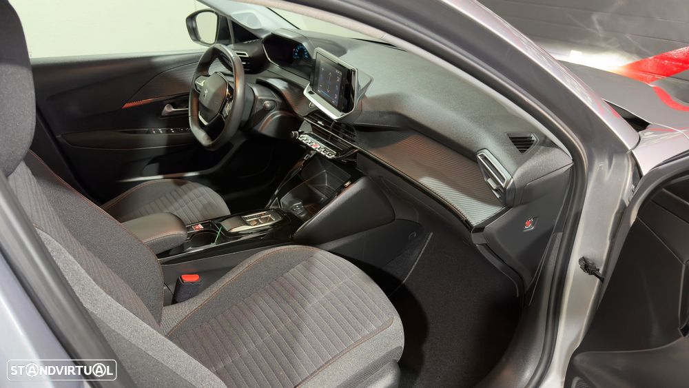 Peugeot e-208 E-Style - 14
