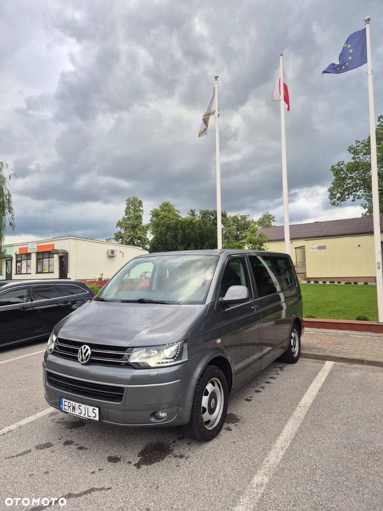 Volkswagen Caravelle - 2