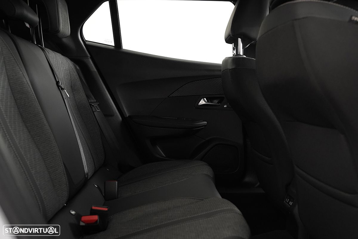 Peugeot 2008 1.2 PureTech Allure - 22