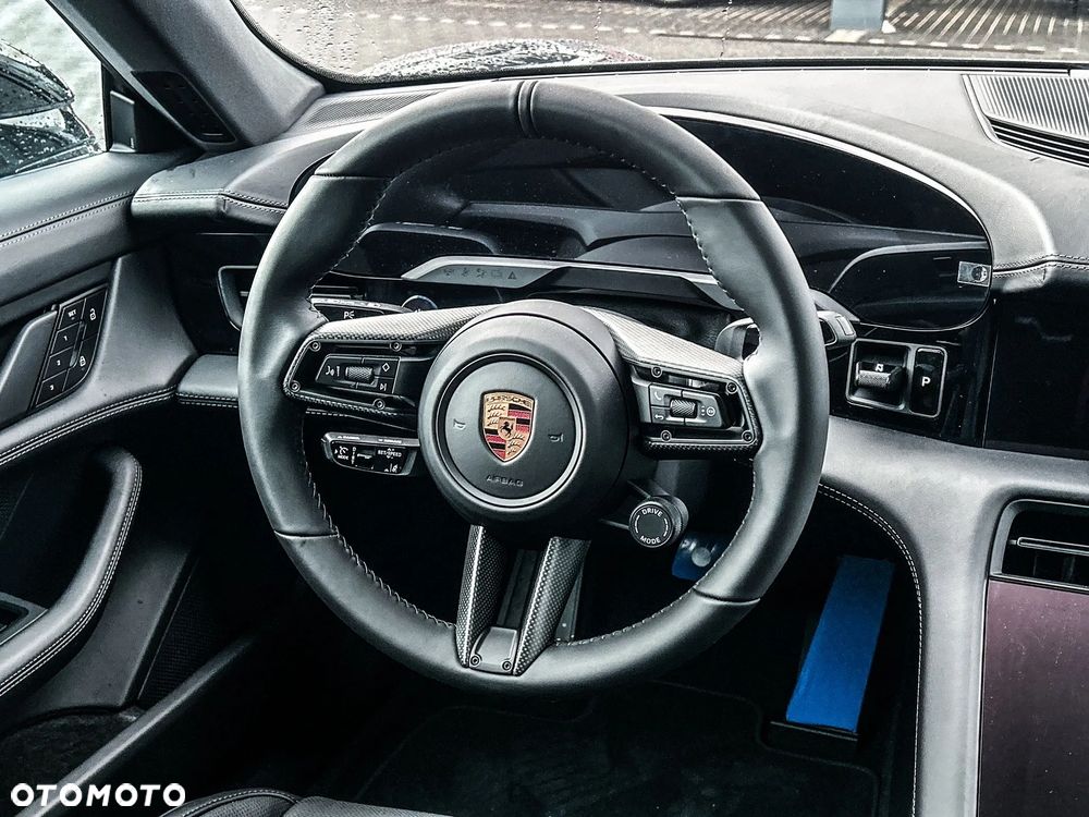 Porsche Taycan 105kWh Black Edition - 15