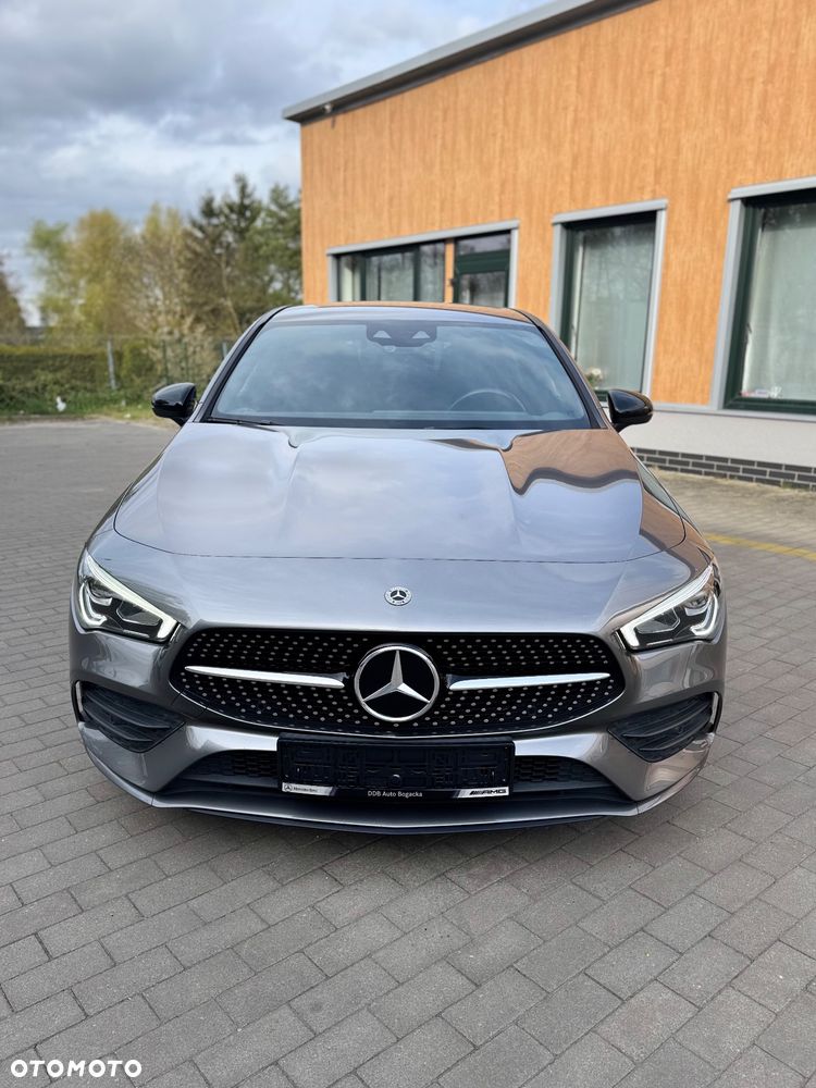 Mercedes-Benz CLA 180 7G-DCT AMG Line - 2