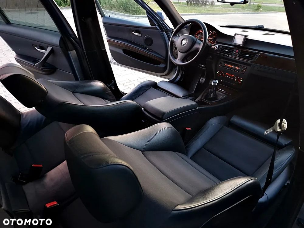 BMW Seria 3 320i - 38