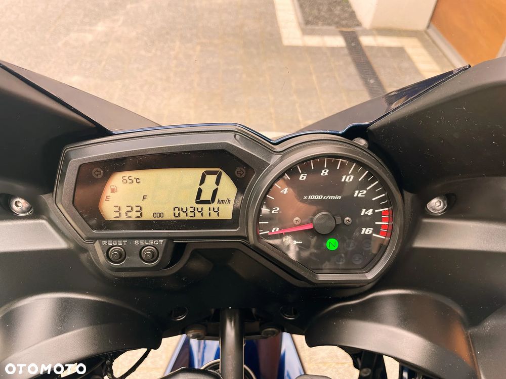 Yamaha FZ6 - 8