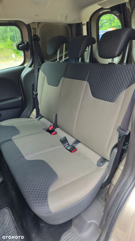 Ford Transit Courier Ambiente - 17