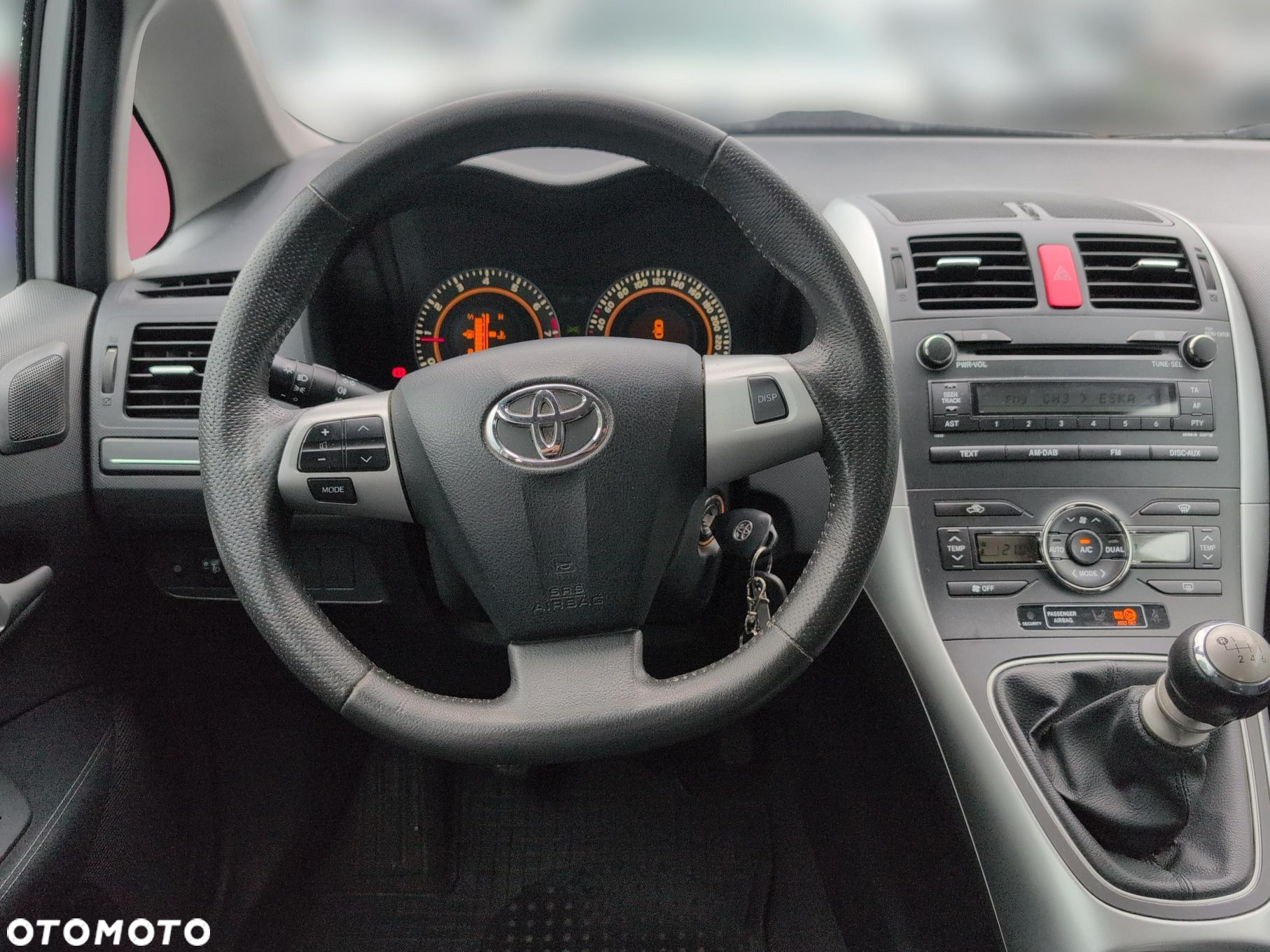 Toyota Auris 1.6 2010 - 12