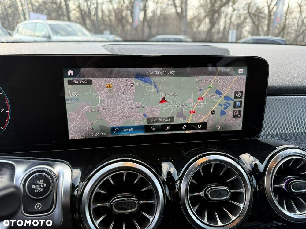 Mercedes-Benz GLB 200 7G-DCT - 23
