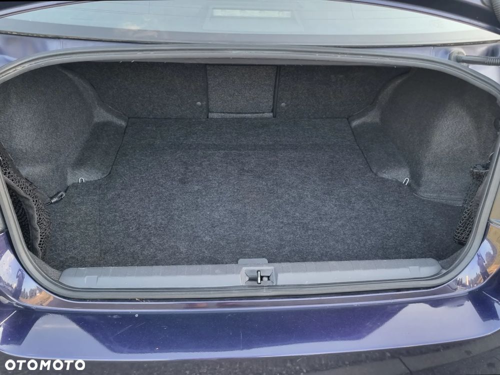 Subaru Legacy 2.0i Comfort Navi - 29