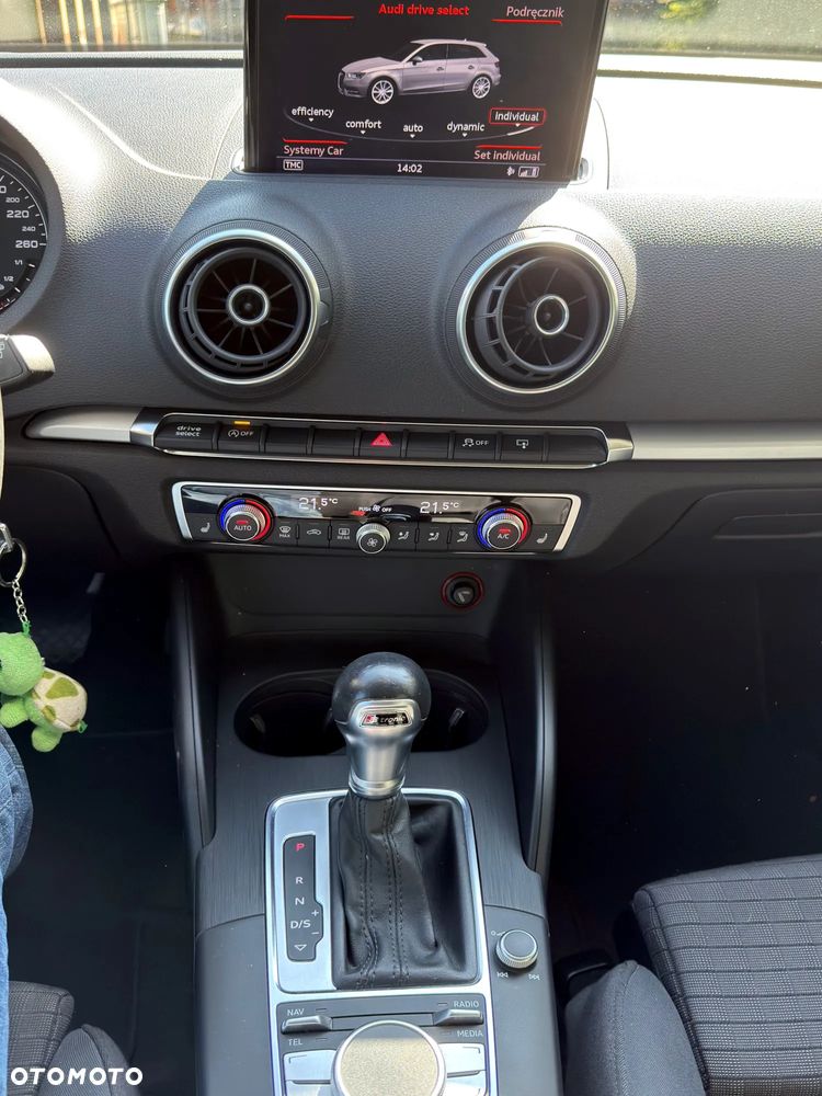 Audi A3 Sportback 2.0 TDI Ambiente S tronic - 8
