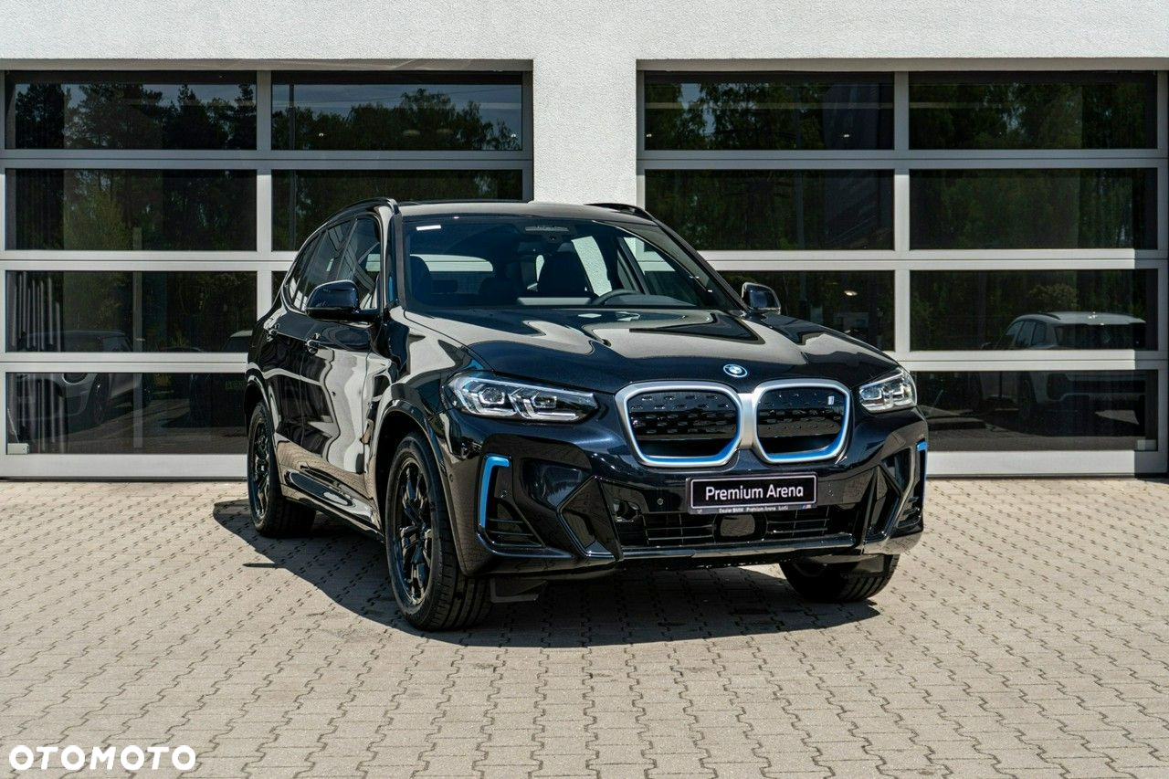 BMW iX3 - 4