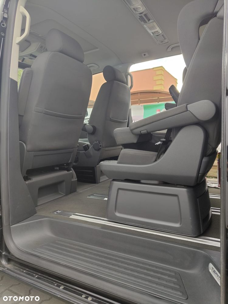 Volkswagen Multivan - 19