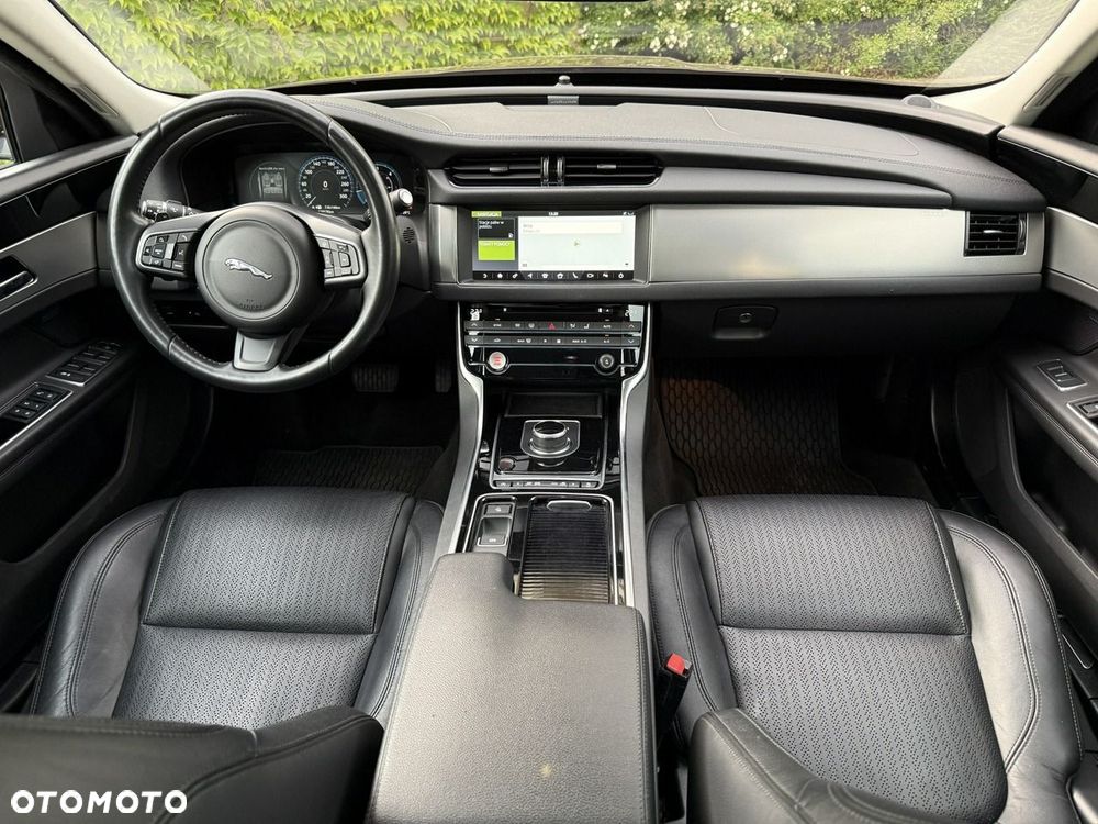 Jaguar XF - 7