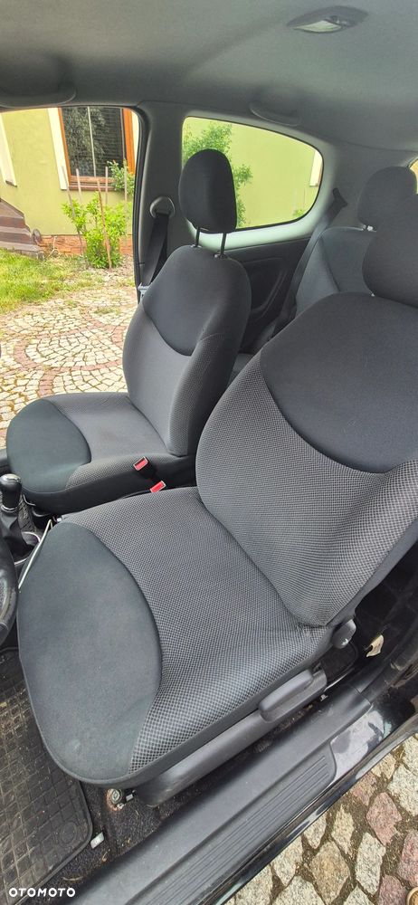 Toyota Yaris 1.0 Base - 17
