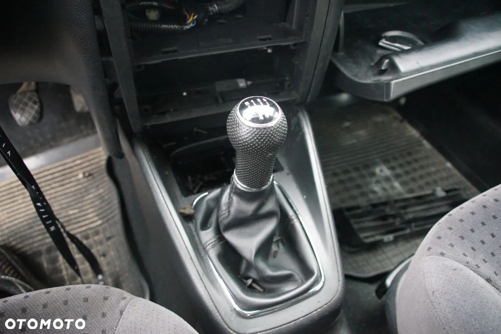 Auto na części - Volkswagen Golf IV 1.6 8V 101 KM AKL DLP L041 1997R Silnik Skrzynia Drzwi Maska Klapa Zderzak Błotnik Lusterko Klamka Lampa Deska Kokpit Sterownik Moduł Czujnik Kierownica - 12