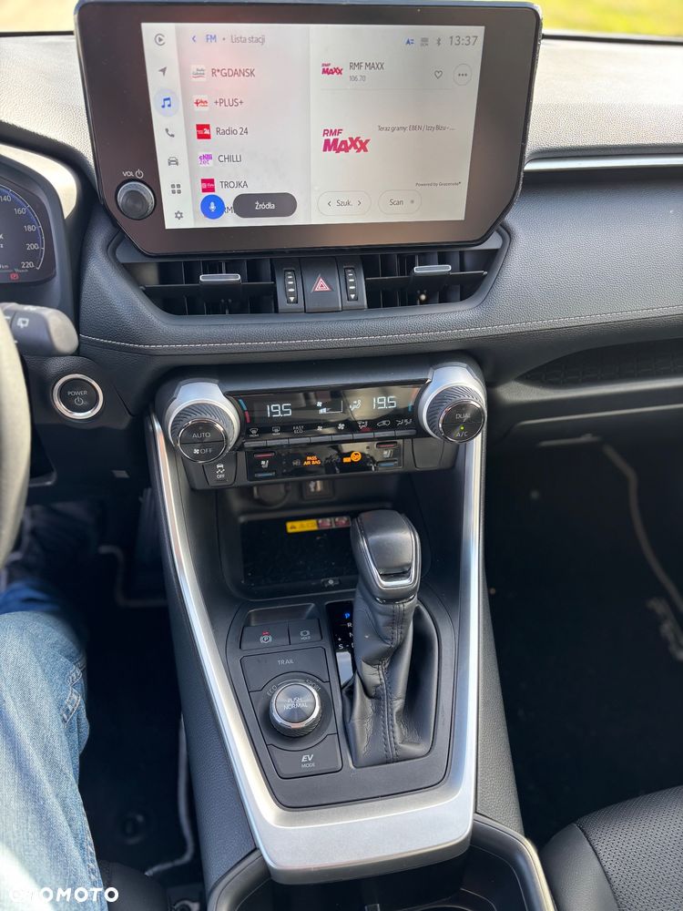 Toyota RAV4 - 8