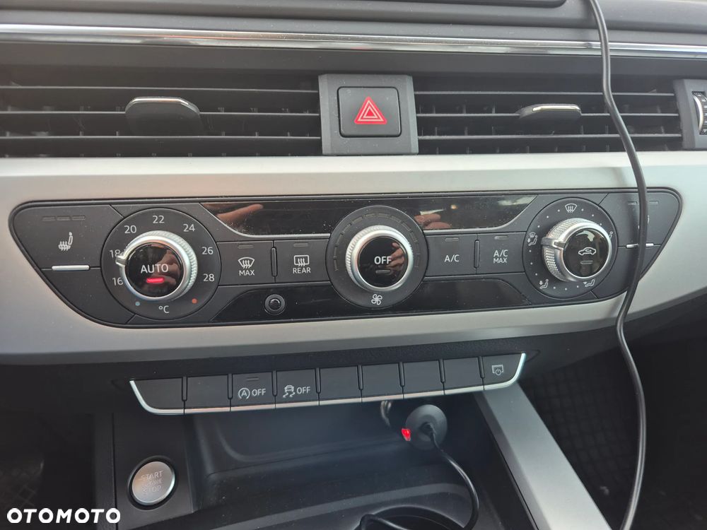 Audi A4 Limousine - 14