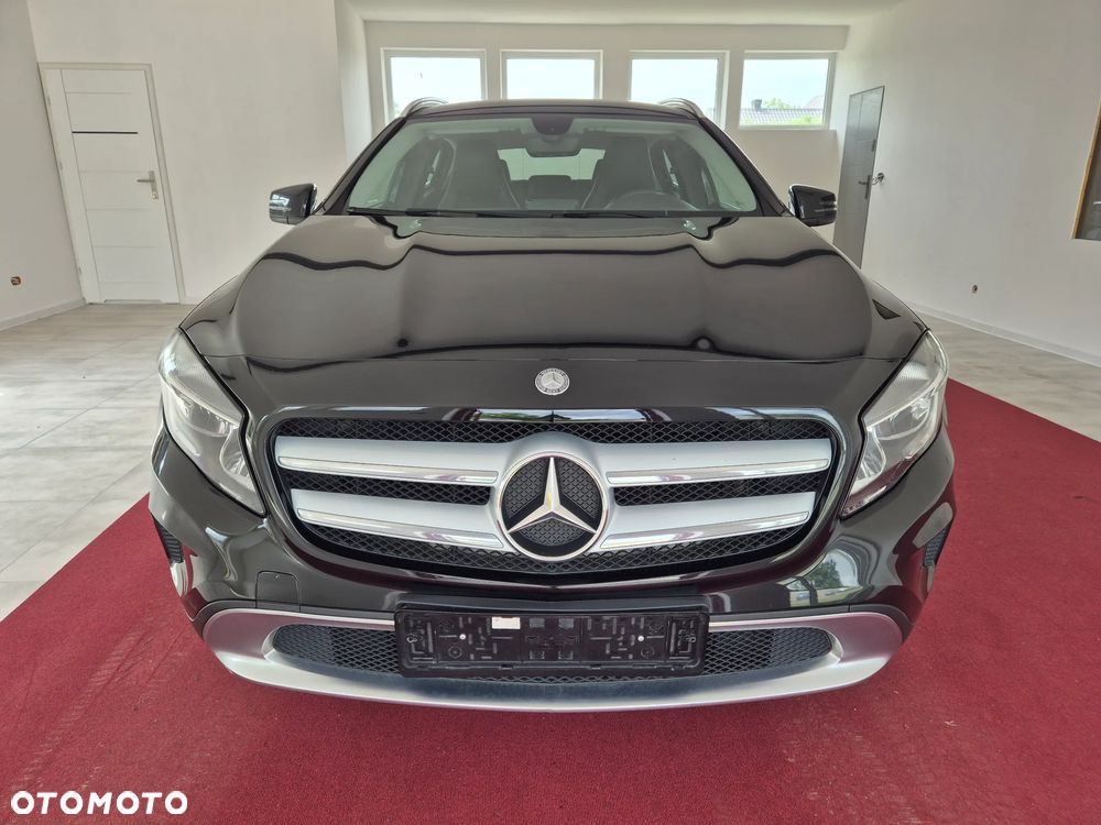 Mercedes-Benz GLA 200 7G-DCT - 3